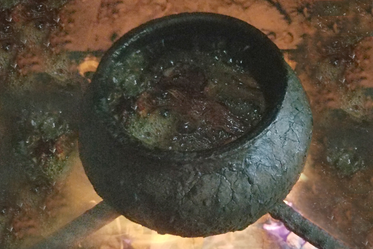 Cao dán sinh co, cao hut mủ Xuân Tho